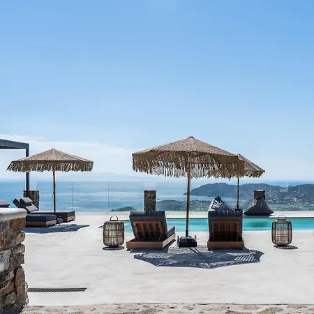 Makani Suites *