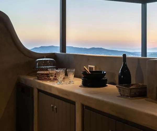 Makani Άνω Μερά