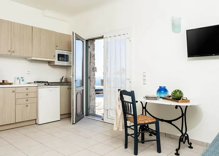 Hotell Makani Ano Mera